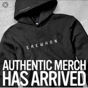 BRAND NEW EREWHON BLACK SWEATSHIRT, size M